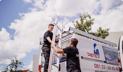 Peter Gebäudereinigung: über 30 Jahre Erfahrung; zufriedene Mitarbeiter