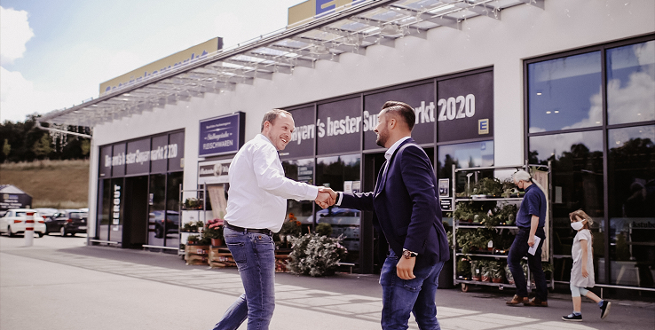 Unser Experte kommt persönlich bei Ihnen vorbei. Dabei machen wir uns ein Bild von Ihren Fenstern und ermitteln den Reinigungsbedarf.