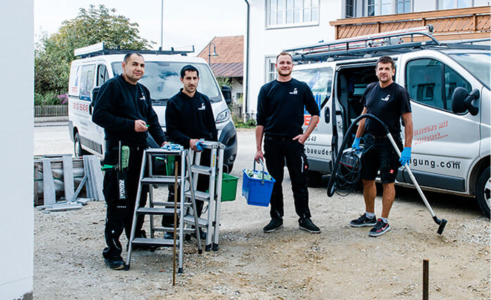 Aber mit Staub, Farbspritzern und Bauschutt können Sie das noch lange nicht übergeben. Kein Problem – Wir von Peter Gebäudereinigung kümmern uns darum!