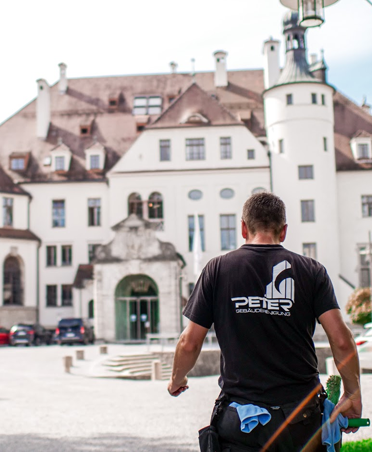 Wir sorgen dafür, dass Ihr Gewerbe schnell wieder strahlt! Sie profitieren gleich 3-fach