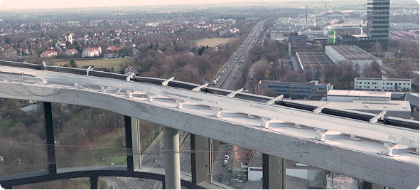 Unauffällige, gespannte Netze blockieren den Zugang zu beliebten Ruhe- und Nistplätzen und verhindern so dauerhaft den Aufenthalt von Tauben.