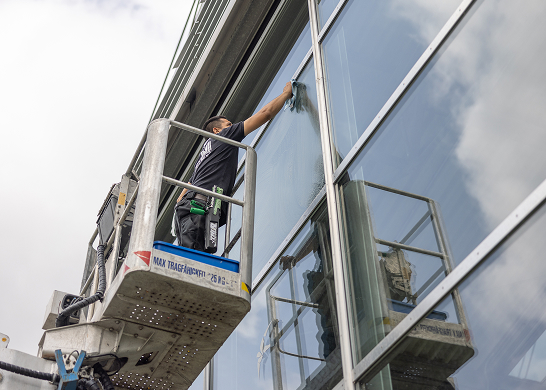 Unsere Fachkräfte sind geschult, die Reinigung möglichst unauffällig und leise durchzuführen.