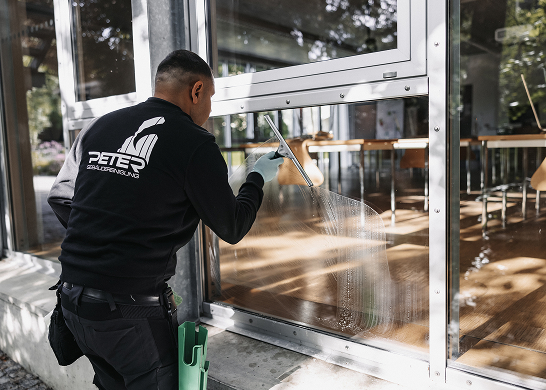 Mit der Erfahrung aus mehr als 30 Jahren und den modernsten Geräten am Markt schaffen wir das oft schon in wenigen Stunden!