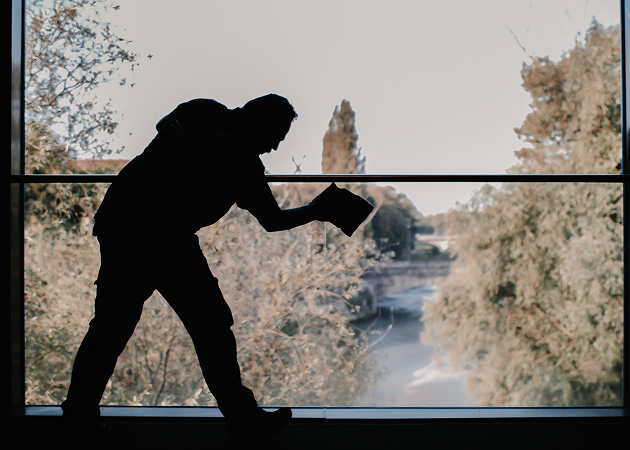 Eine professionell durchgeführte Intensivreinigung sorgt dafür, dass Ihr Gebäude langfristig im Wert erhalten bleibt.