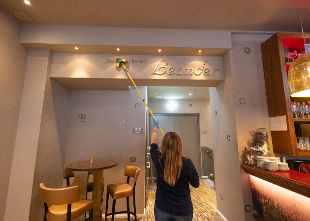 Eine professionell durchgeführte Intensivreinigung sorgt dafür, dass Ihr Gebäude langfristig im Wert erhalten bleibt.