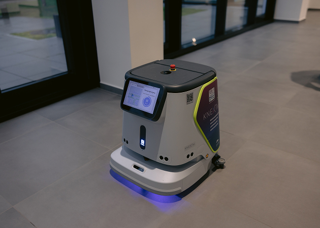 Kehren, Wischen und Nassreinigen gleichzeitig – für hygienische Böden.