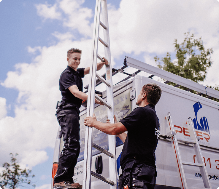Peter Gebäudereinigung: über 30 Jahre Erfahrung; zufriedene Mitarbeiter