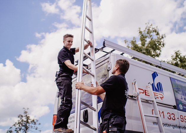 Peter Gebäudereinigung: über 30 Jahre Erfahrung; zufriedene Mitarbeiter